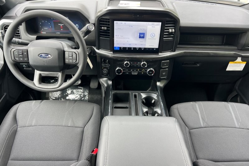 Ford F-150 Vehicle Full-screen Gallery Image 14