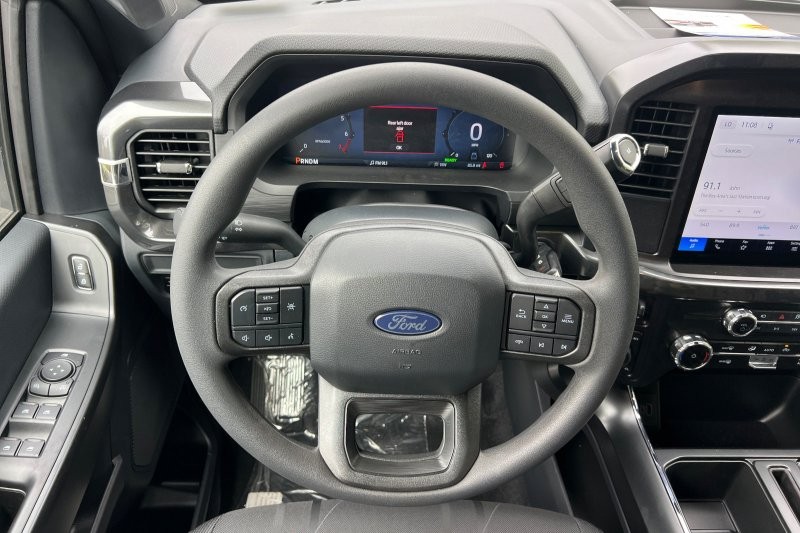 Ford F-150 Vehicle Full-screen Gallery Image 15