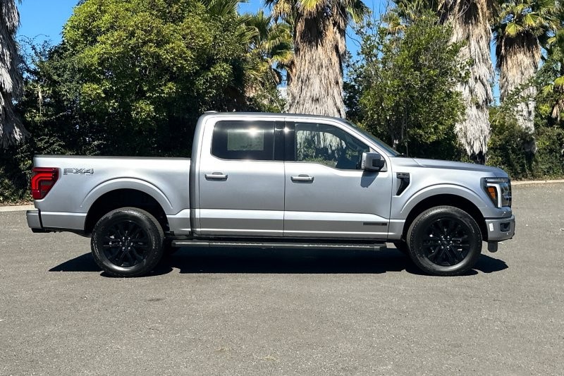 Ford F-150 Vehicle Full-screen Gallery Image 02