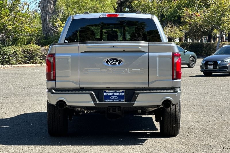 Ford F-150 Vehicle Full-screen Gallery Image 04