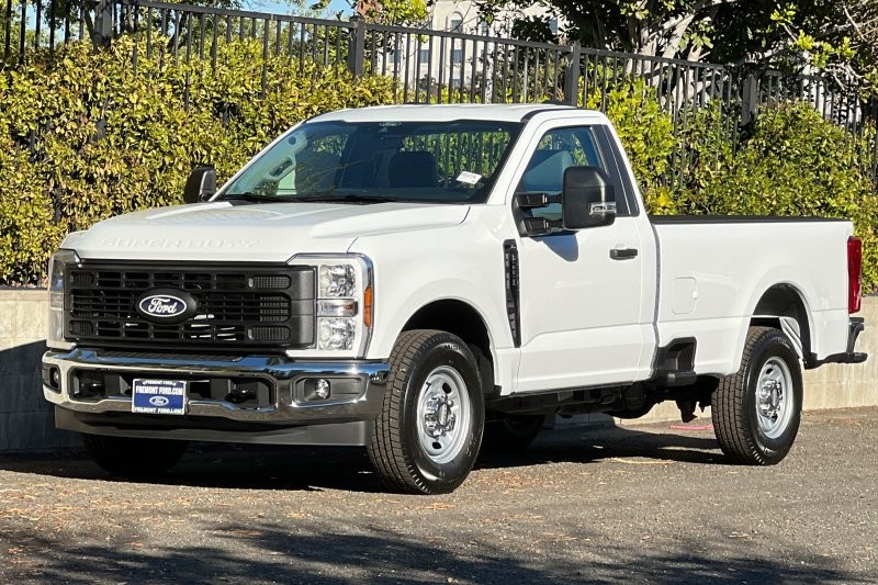 Ford F-250SD Vehicle Full-screen Gallery Image 07