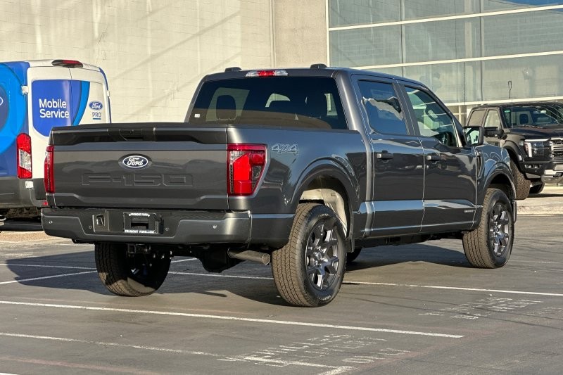 Ford F-150 Vehicle Full-screen Gallery Image 03