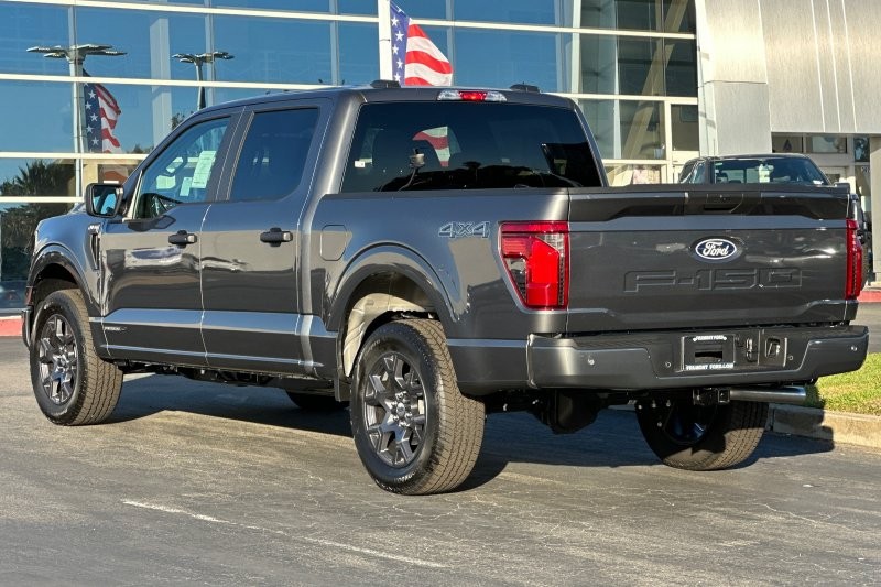 Ford F-150 Vehicle Full-screen Gallery Image 05