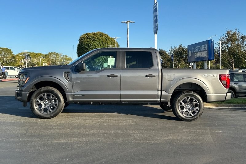 Ford F-150 Vehicle Full-screen Gallery Image 06
