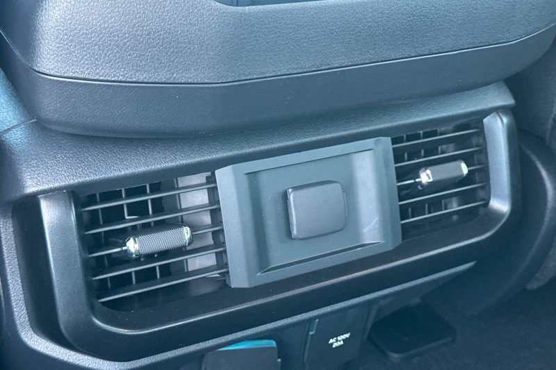 Ford F-150 Vehicle Full-screen Gallery Image 12