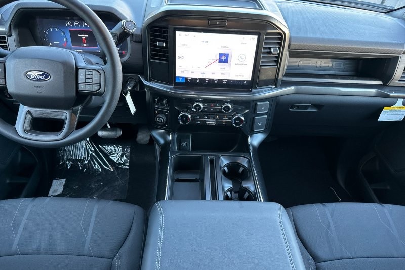 Ford F-150 Vehicle Full-screen Gallery Image 13