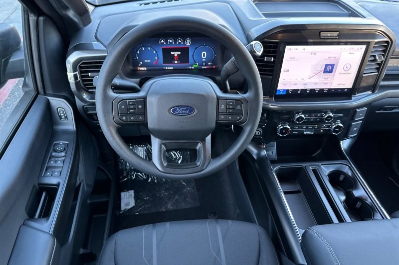 Ford F-150 Vehicle Full-screen Gallery Image 14