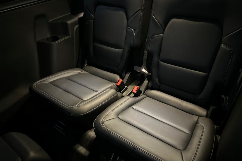 Ford Bronco Vehicle Full-screen Gallery Image 12