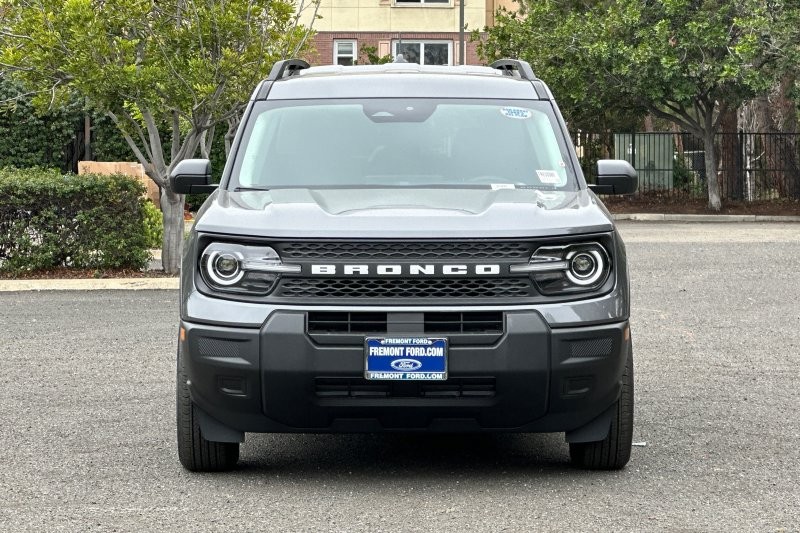 Ford Bronco Sport Vehicle Full-screen Gallery Image 08