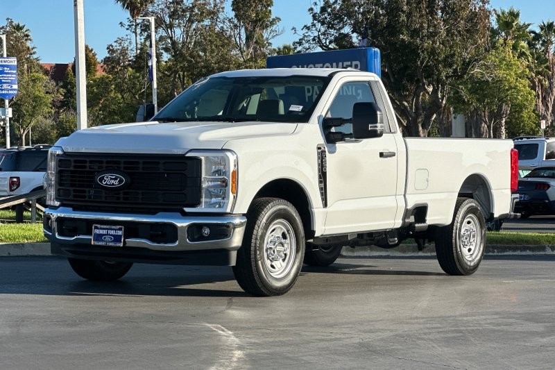 Ford F-250SD Vehicle Full-screen Gallery Image 07