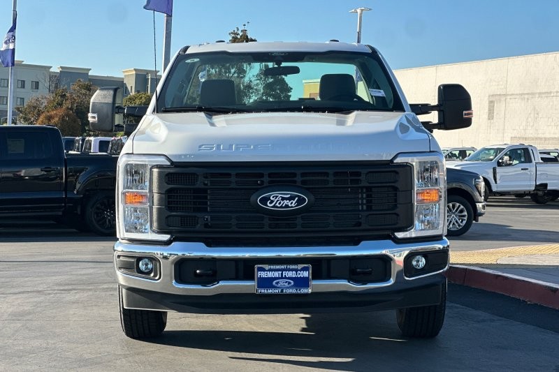 Ford F-250SD Vehicle Full-screen Gallery Image 08