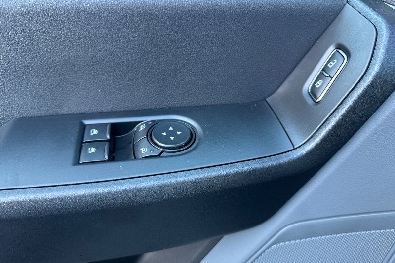 Ford F-250SD Vehicle Full-screen Gallery Image 10