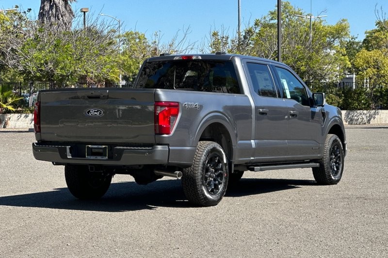 Ford F-150 Vehicle Full-screen Gallery Image 03