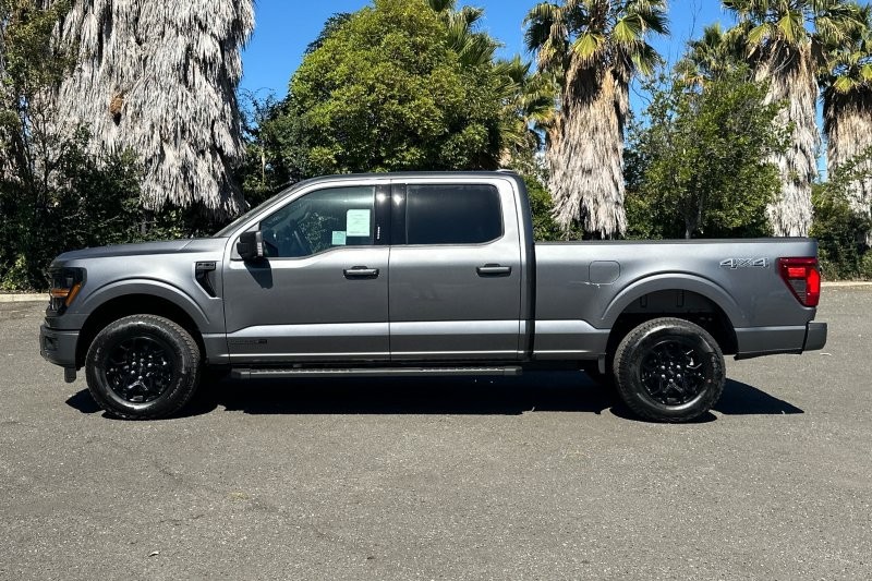 Ford F-150 Vehicle Full-screen Gallery Image 06