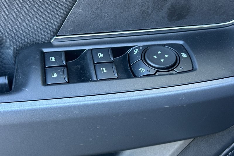 Ford F-150 Vehicle Full-screen Gallery Image 11