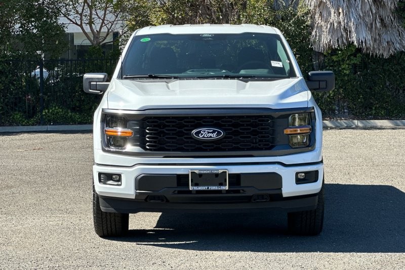 Ford F-150 Vehicle Full-screen Gallery Image 08