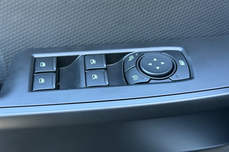 Ford F-150 Vehicle Full-screen Gallery Image 11