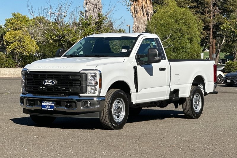 Ford F-250SD Vehicle Full-screen Gallery Image 07