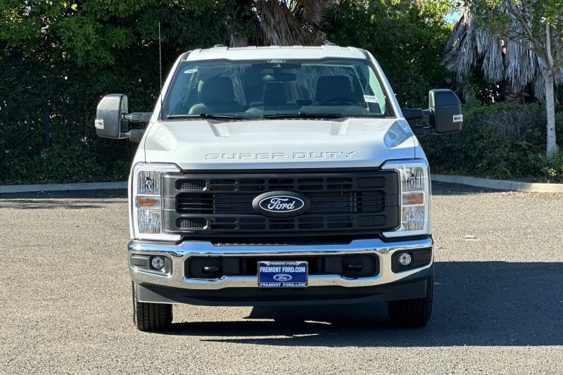Ford F-250SD Vehicle Full-screen Gallery Image 08