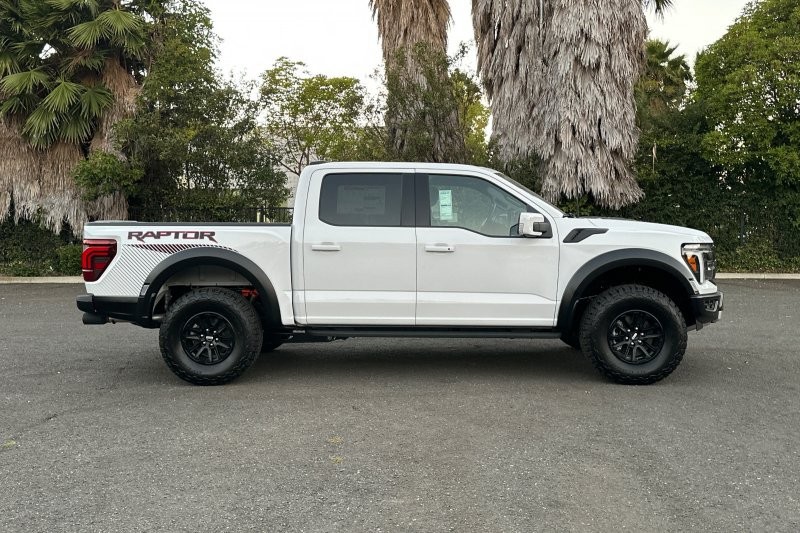 Ford F-150 Vehicle Full-screen Gallery Image 02