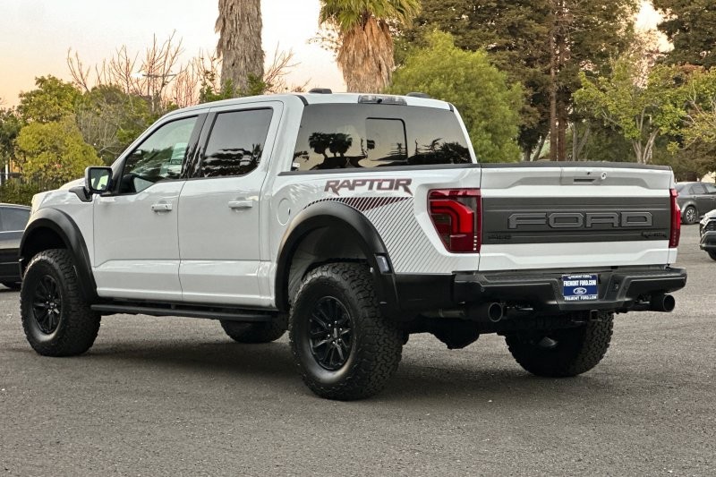Ford F-150 Vehicle Full-screen Gallery Image 05