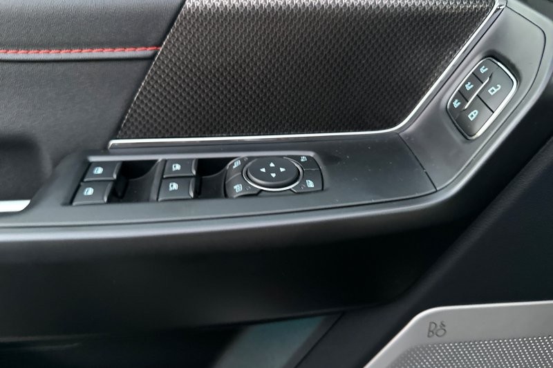 Ford F-150 Vehicle Full-screen Gallery Image 10