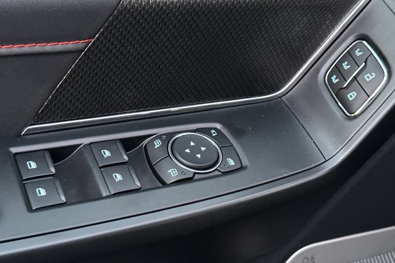Ford F-150 Vehicle Full-screen Gallery Image 11