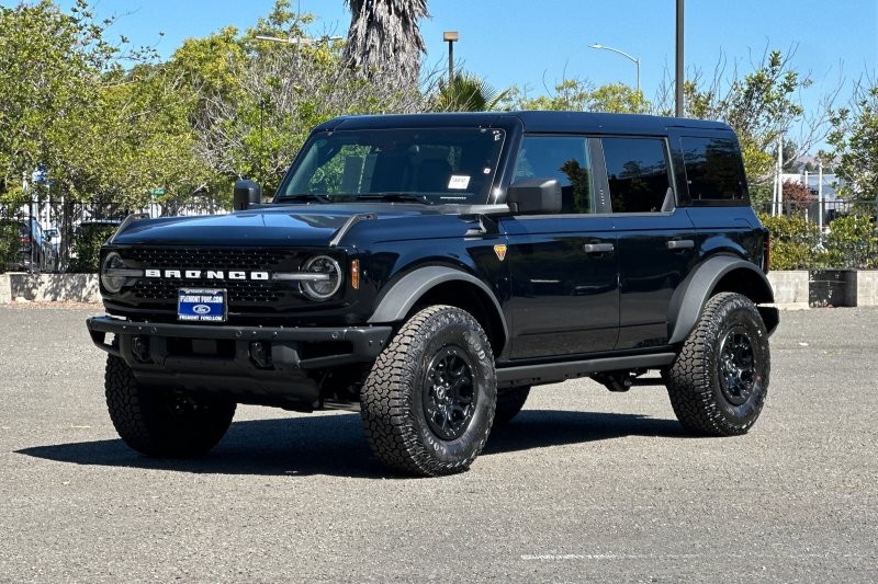 Ford Bronco Vehicle Full-screen Gallery Image 07