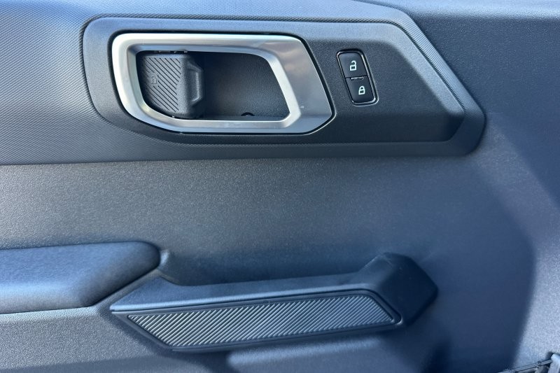 Ford Bronco Vehicle Full-screen Gallery Image 10