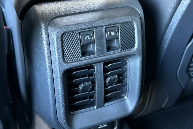 Ford Bronco Vehicle Full-screen Gallery Image 13