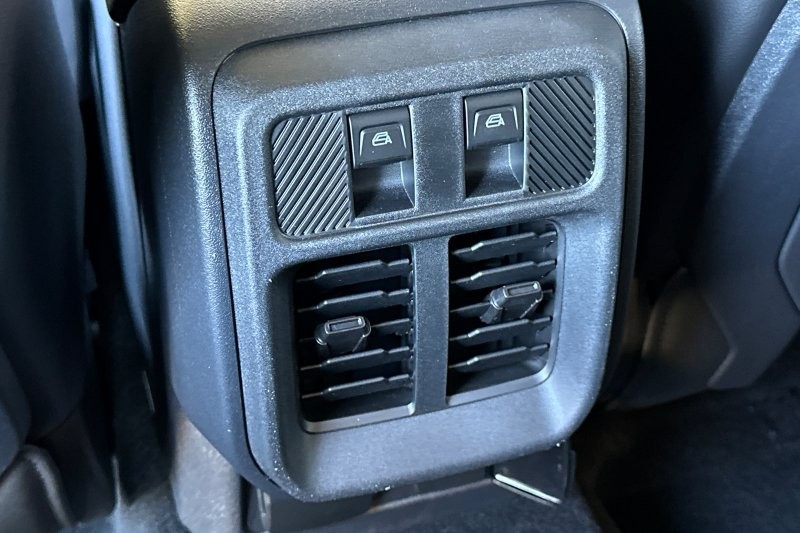 Ford Bronco Vehicle Full-screen Gallery Image 13