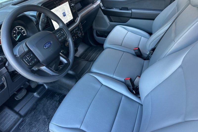 Ford F-150 Vehicle Full-screen Gallery Image 09