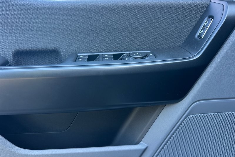Ford F-150 Vehicle Full-screen Gallery Image 10