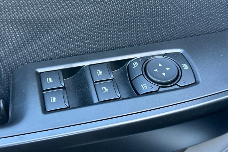 Ford F-150 Vehicle Full-screen Gallery Image 11