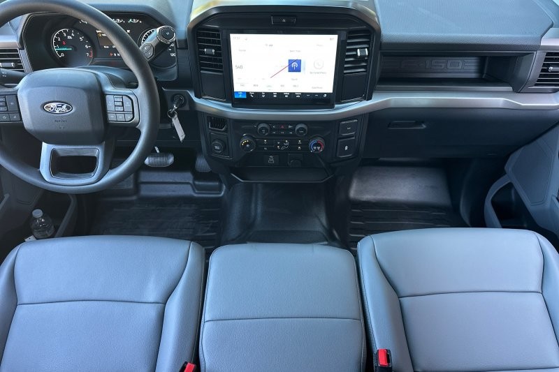 Ford F-150 Vehicle Full-screen Gallery Image 13