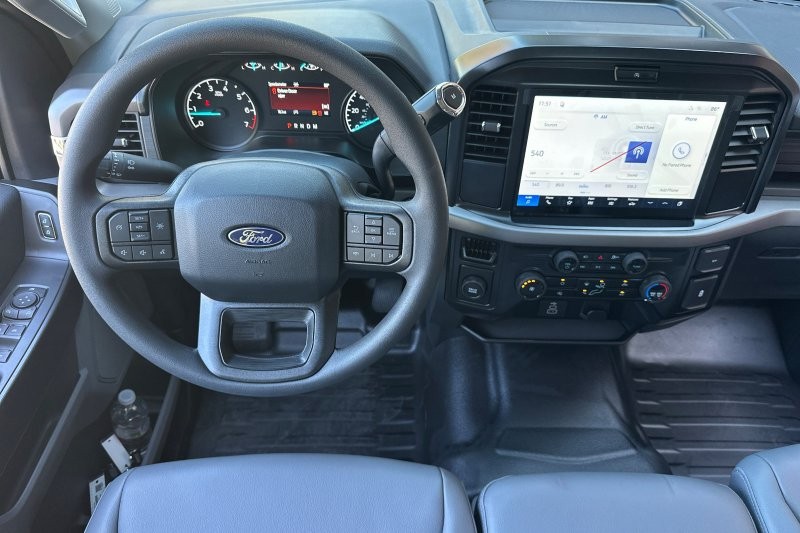 Ford F-150 Vehicle Full-screen Gallery Image 14