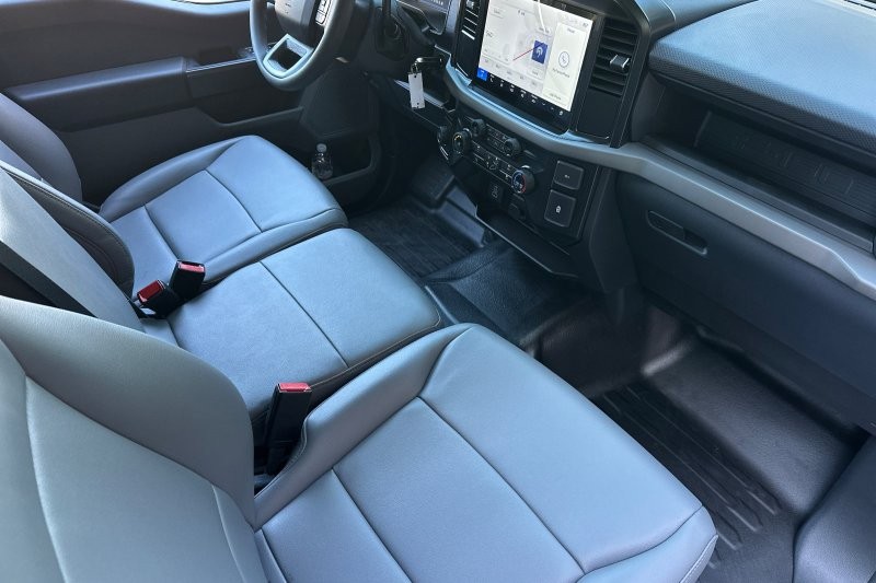 Ford F-150 Vehicle Full-screen Gallery Image 15