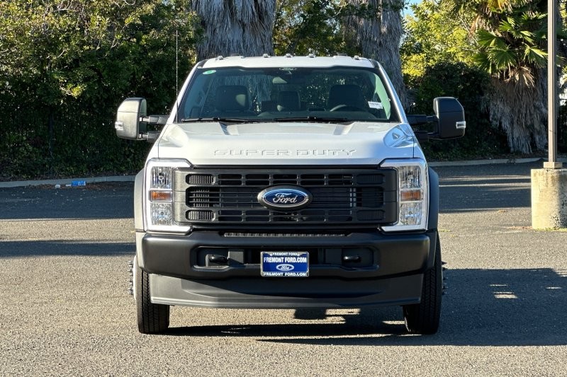 Ford F-550SD Vehicle Full-screen Gallery Image 08