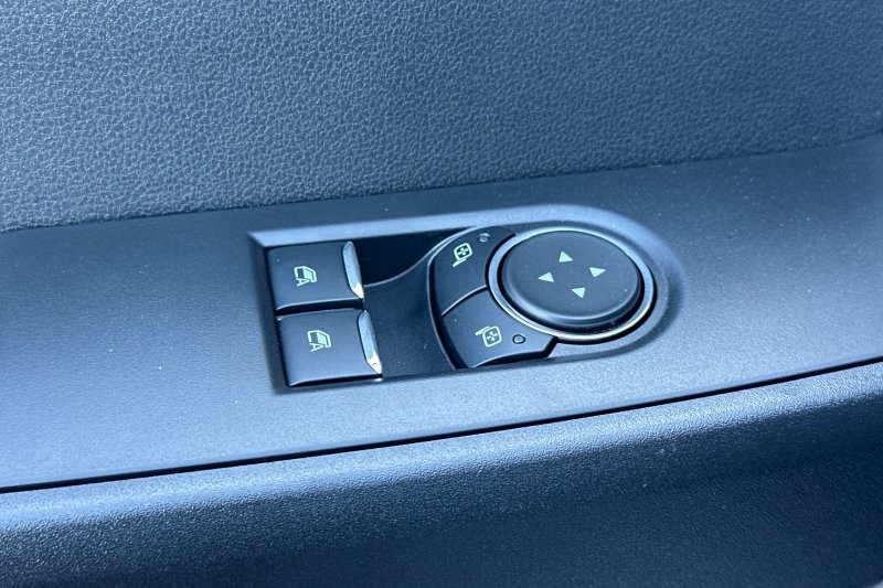 Ford F-550SD Vehicle Full-screen Gallery Image 11