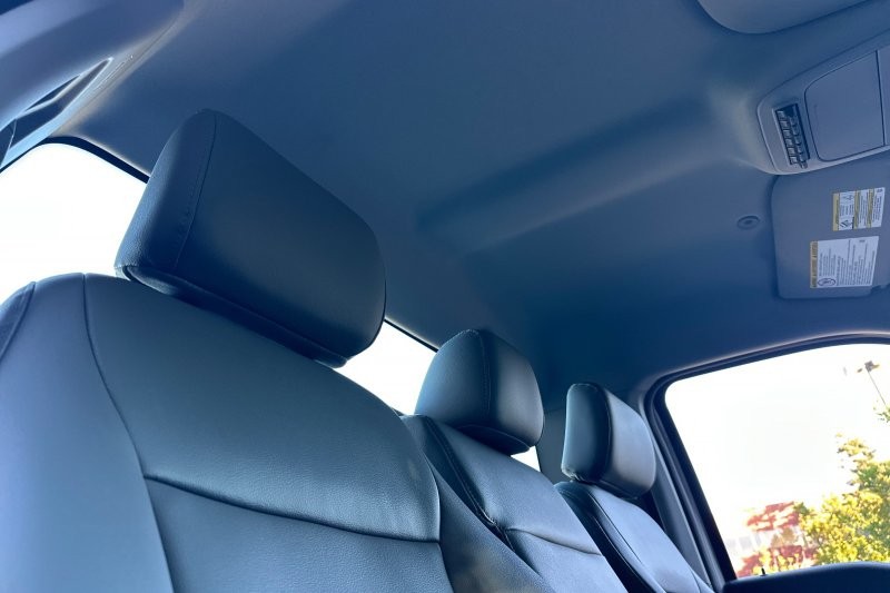 Ford F-550SD Vehicle Full-screen Gallery Image 15