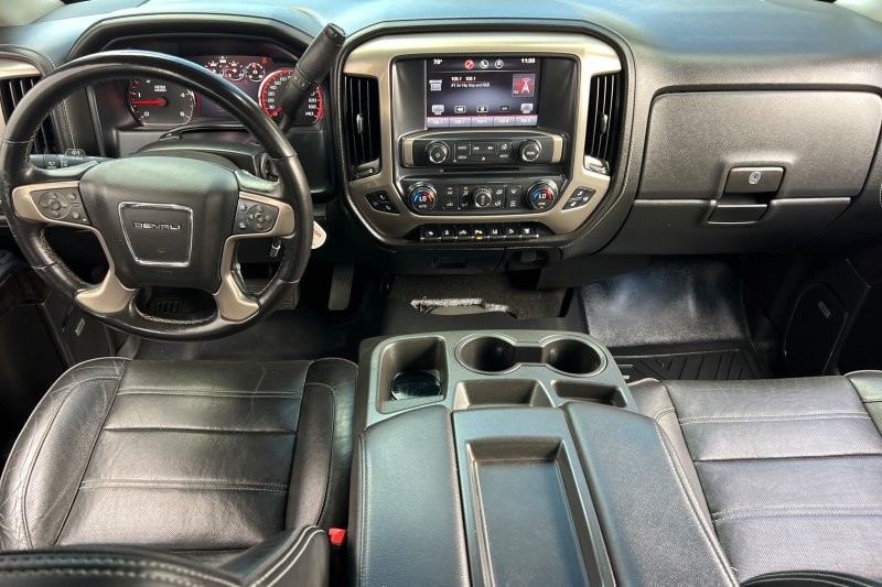 GMC Sierra 2500HD Vehicle Full-screen Gallery Image 14
