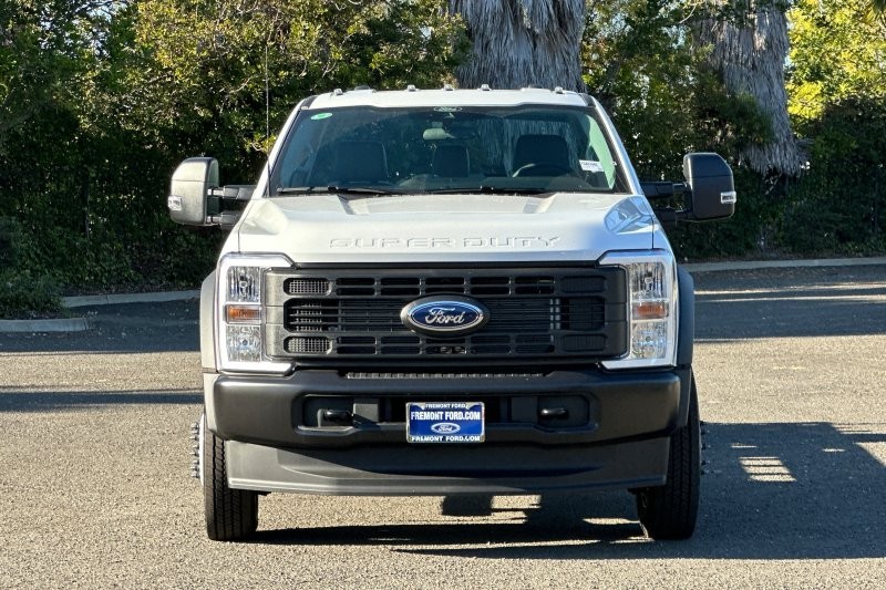 Ford F-550SD Vehicle Full-screen Gallery Image 08