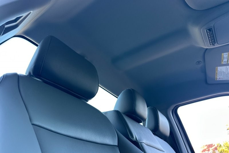 Ford F-550SD Vehicle Full-screen Gallery Image 15