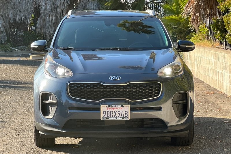 Kia Sportage Vehicle Full-screen Gallery Image 09