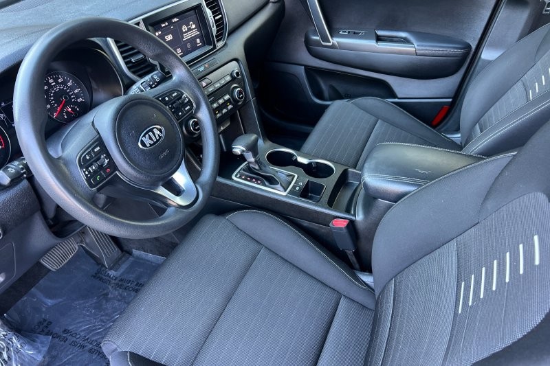 Kia Sportage Vehicle Full-screen Gallery Image 10