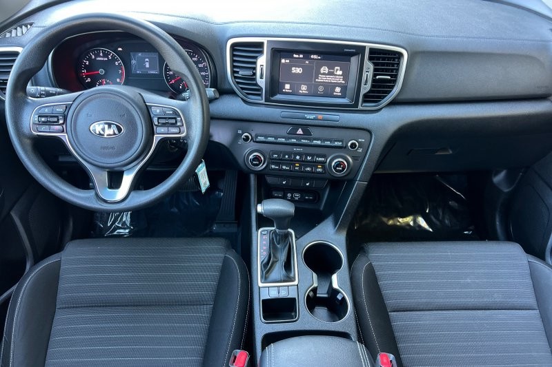 Kia Sportage Vehicle Full-screen Gallery Image 15