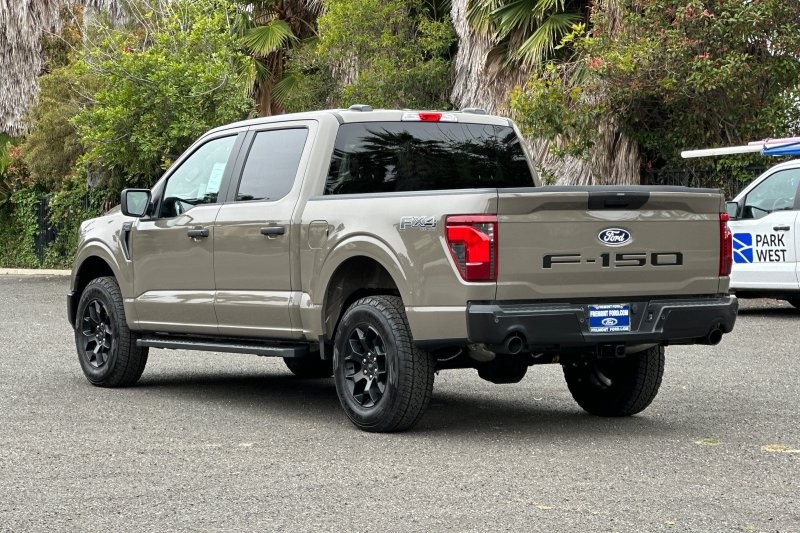 Ford F-150 Vehicle Full-screen Gallery Image 05