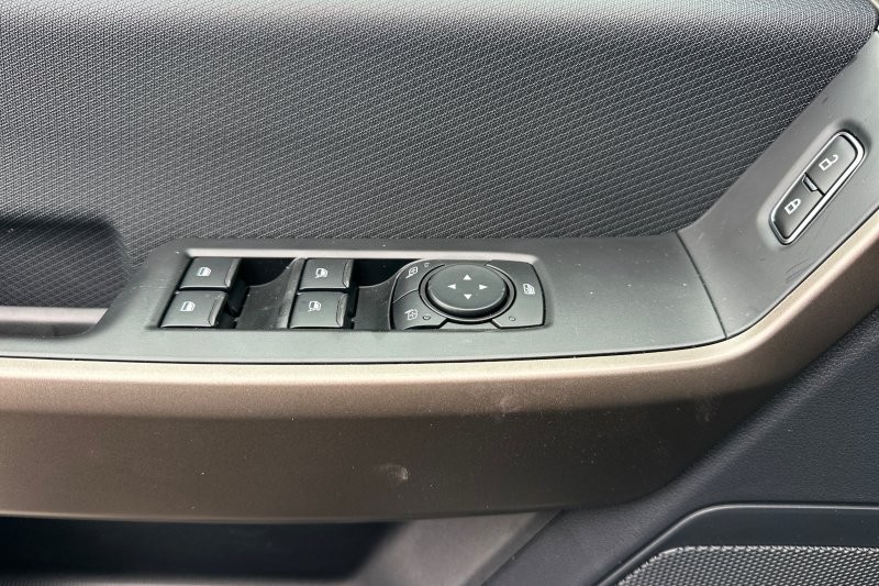 Ford F-150 Vehicle Full-screen Gallery Image 10