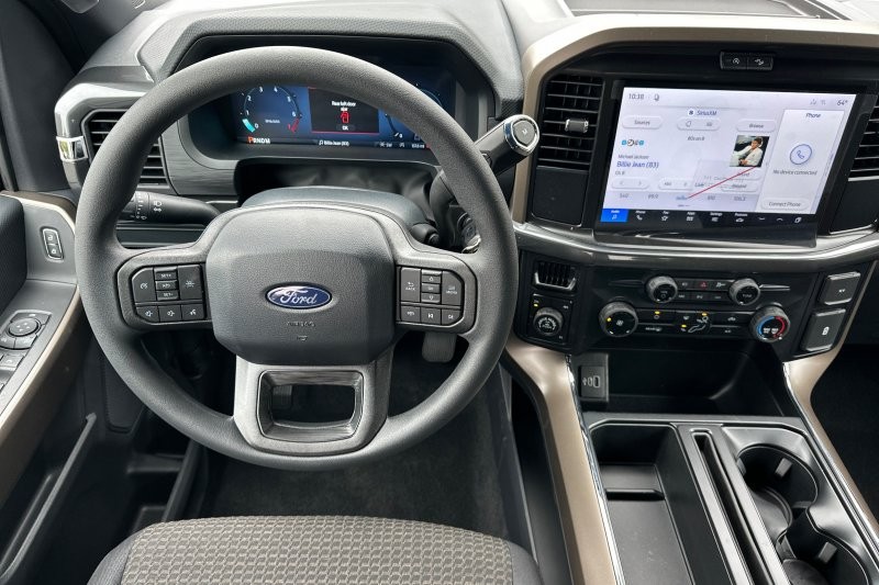 Ford F-150 Vehicle Full-screen Gallery Image 15