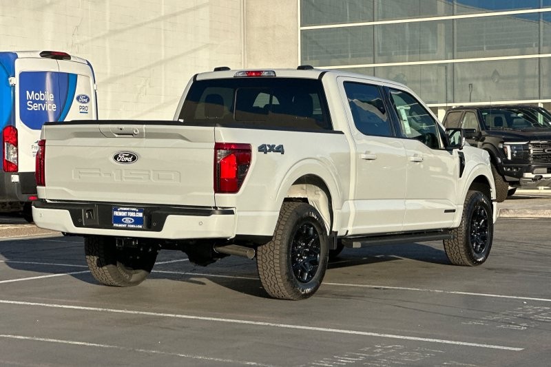 Ford F-150 Vehicle Full-screen Gallery Image 03